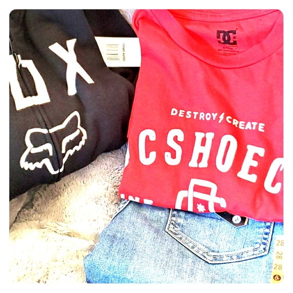 Shirts, jeans, shorts, hoodies. - Picture 1 of 6